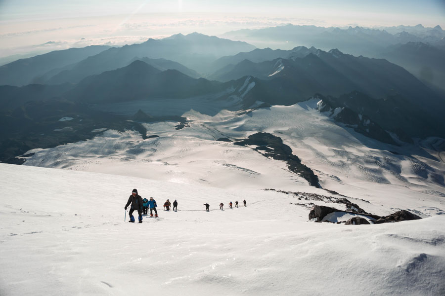 驕傲！山美股份歐洲員工勇攀歐洲第一峰-厄爾布魯士峰
