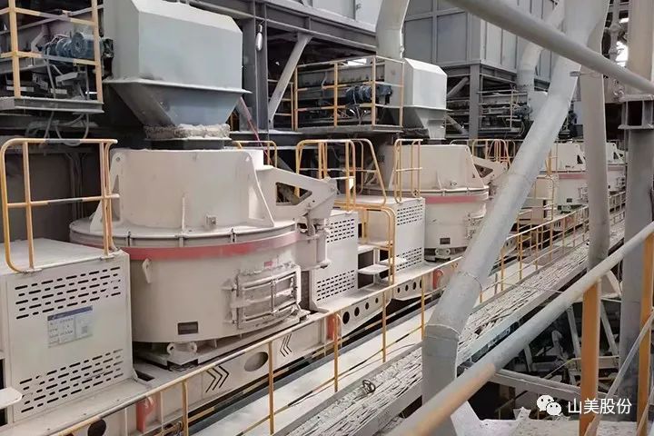 砂石協會報道！上海山美大進料、大產量立式沖擊破碎機（制砂機）成功用于東方希望骨料生產線升級改造項目！