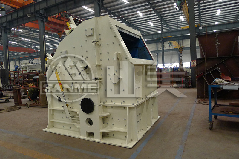 河卵石細碎用圓錐破碎機還是反擊破碎機？